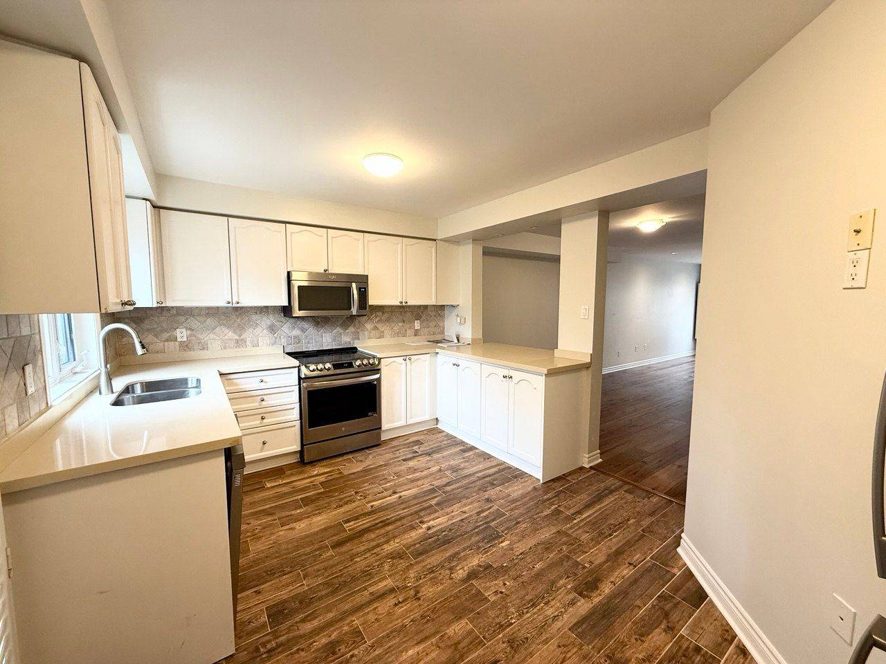 Toronto C07, ON M2M 4M3,20 Rodeo CT