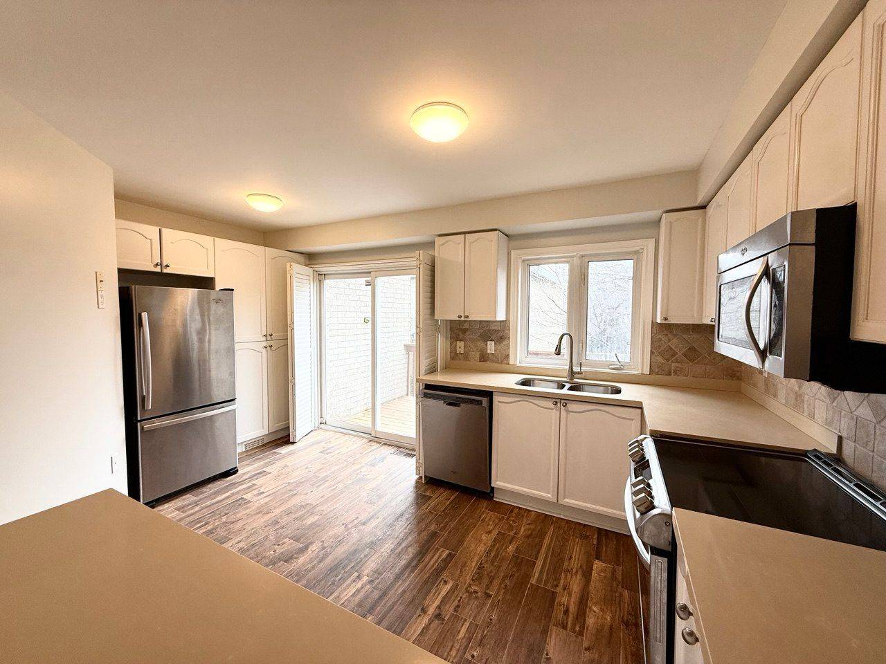 Toronto C07, ON M2M 4M3,20 Rodeo CT