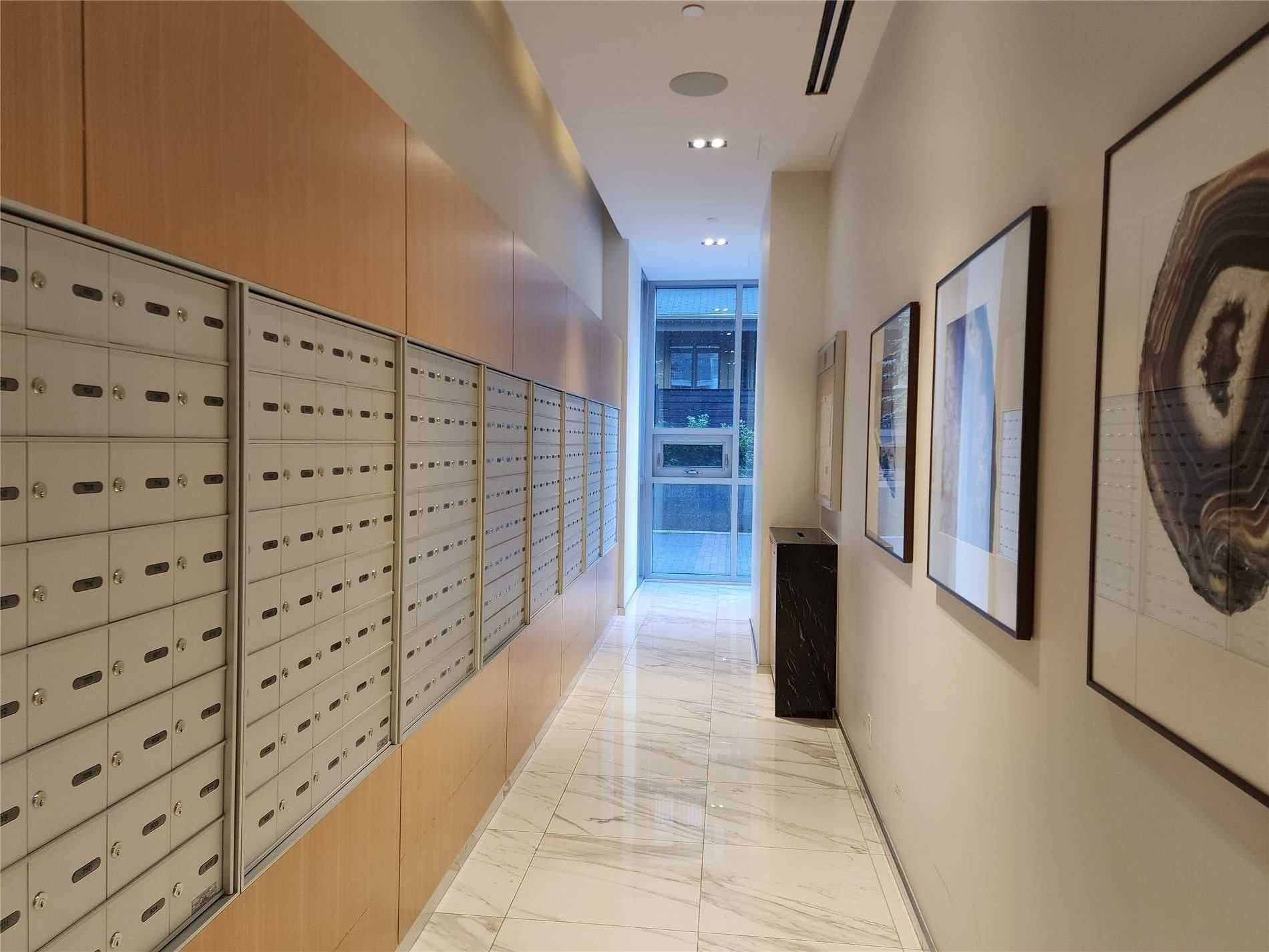 Toronto C10, ON M4P 1Y5,101 Erskine AVE #1406