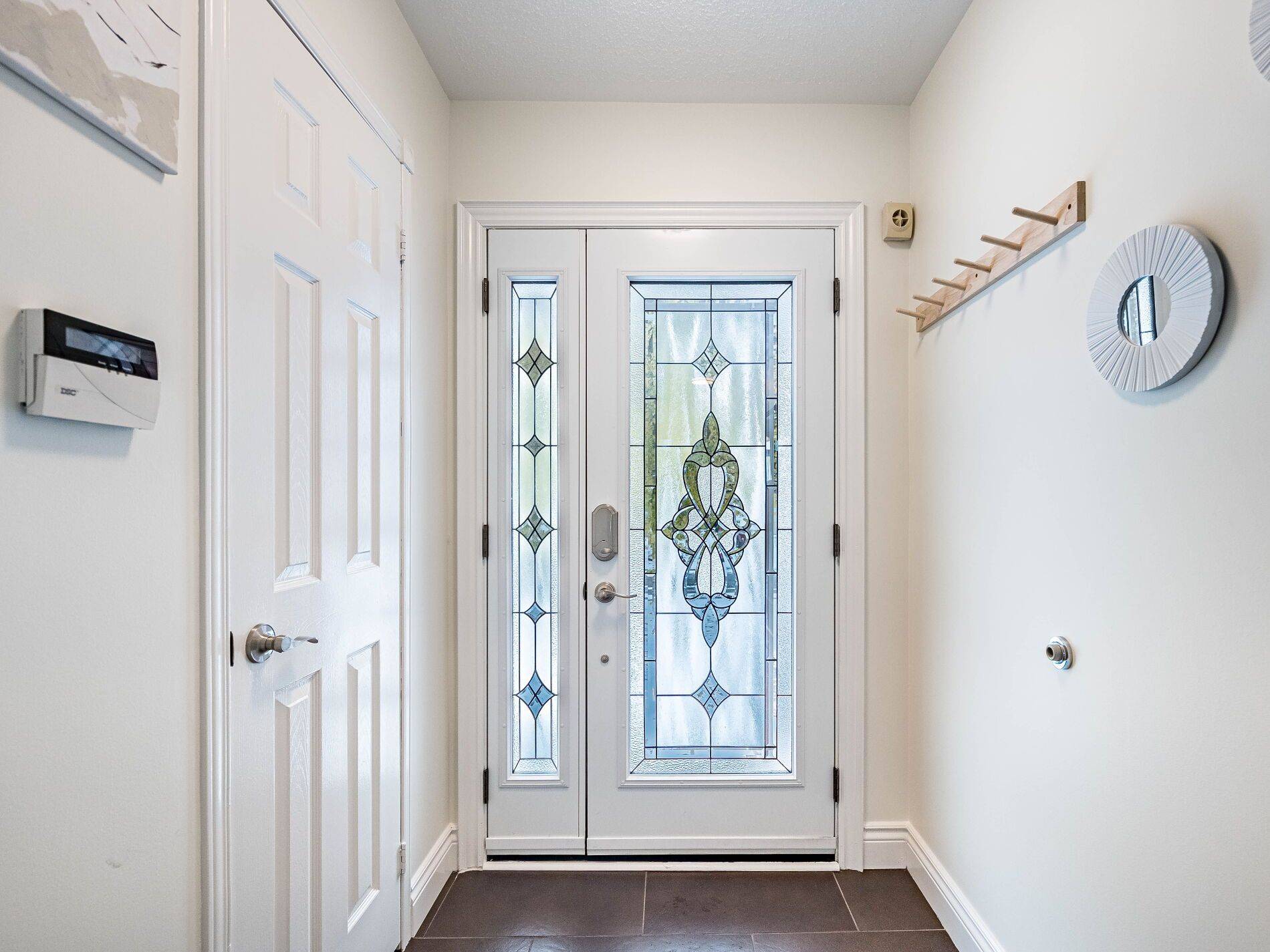 Toronto E10, ON M1C 5E4,52 Long Island CRES