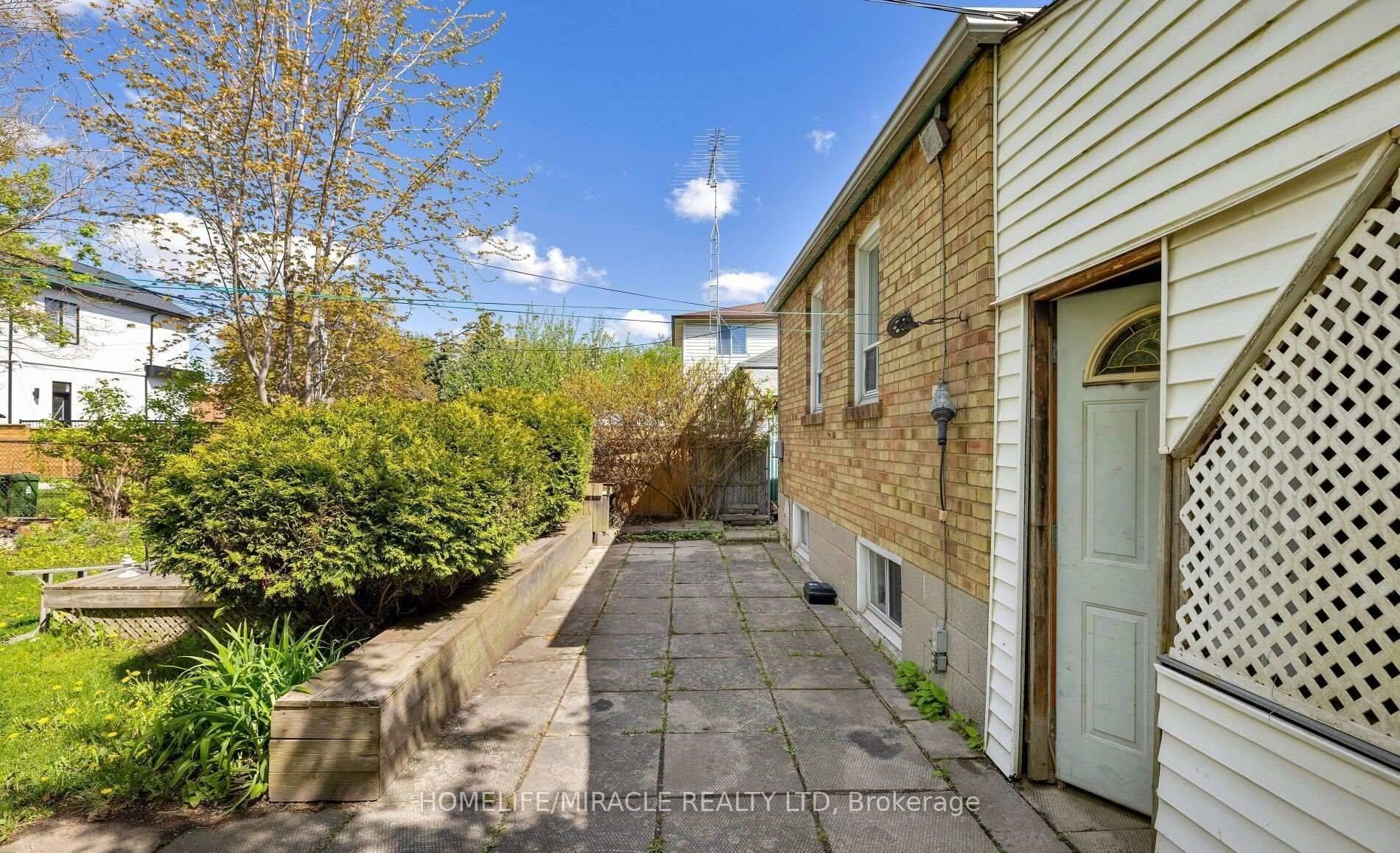 Toronto E04, ON M1R 2R8,1340 Warden AVE #BSMT