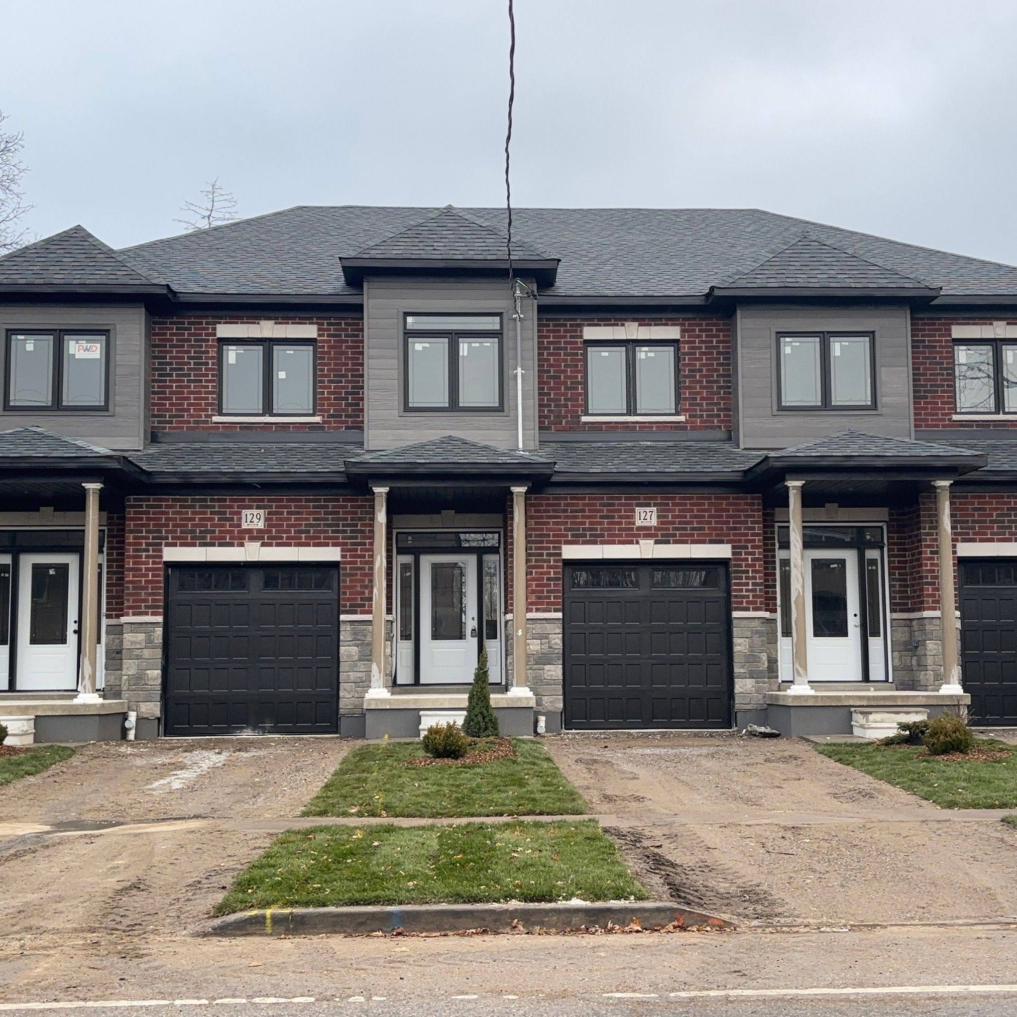 Whitby, ON L1N 3X6,127 Hickory ST N