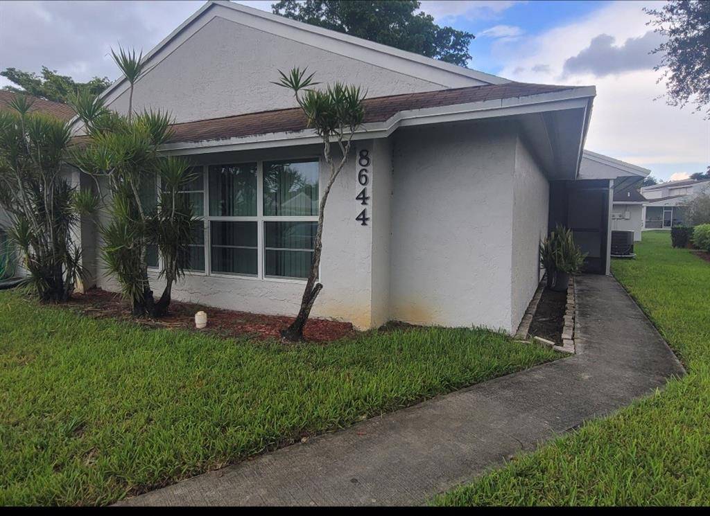 Davie, FL 33328,8644 Bridle Path Ct #200