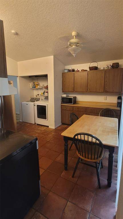 Davie, FL 33328,8644 Bridle Path Ct #200