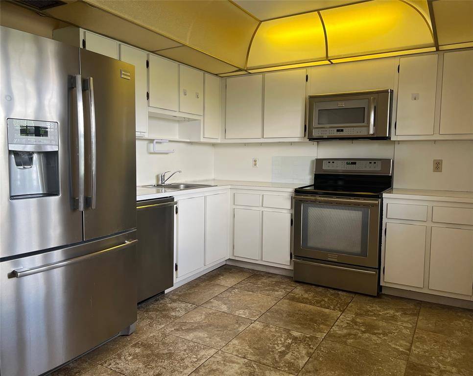 Pompano Beach, FL 33069,808 Cypress Blvd #504