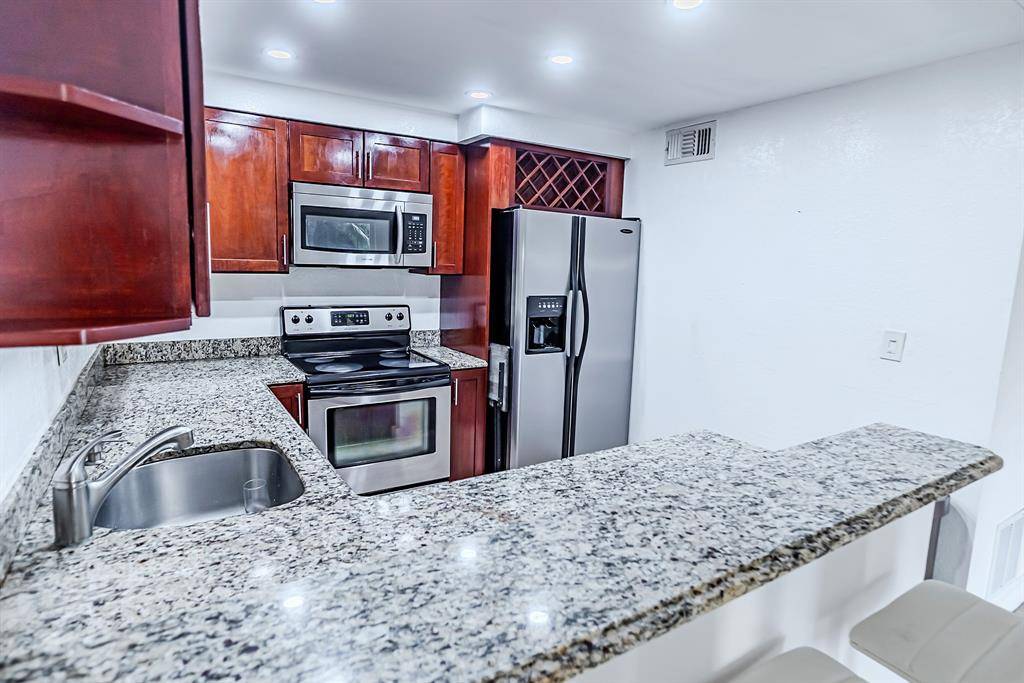 Fort Lauderdale, FL 33306,2900 NE 30th St #3f