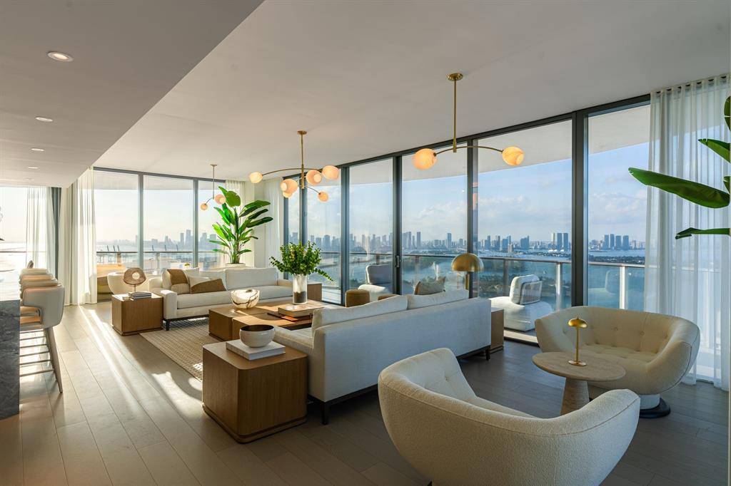 Miami Beach, FL 33139,500 Alton #3903.04