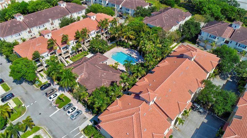 Coral Springs, FL 33067,5880 W Sample Rd #206