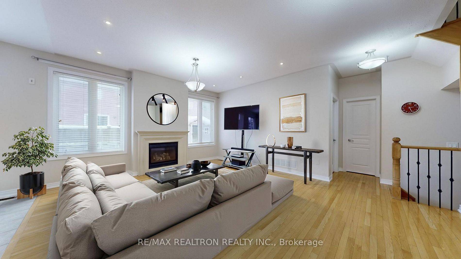 Richmond Hill, ON L4E 4Z3,222 Silver Maple RD