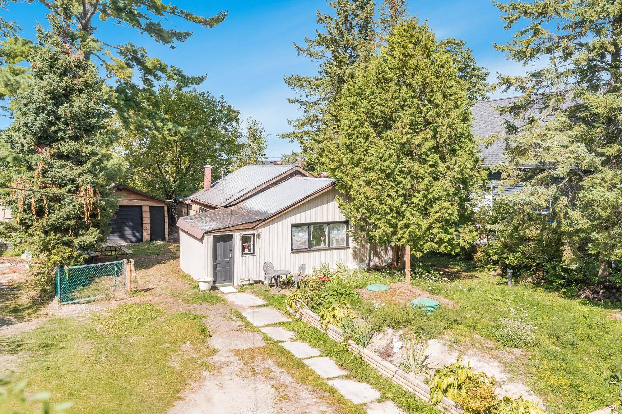 Tay, ON L0K 1R0,16 Waterside DR