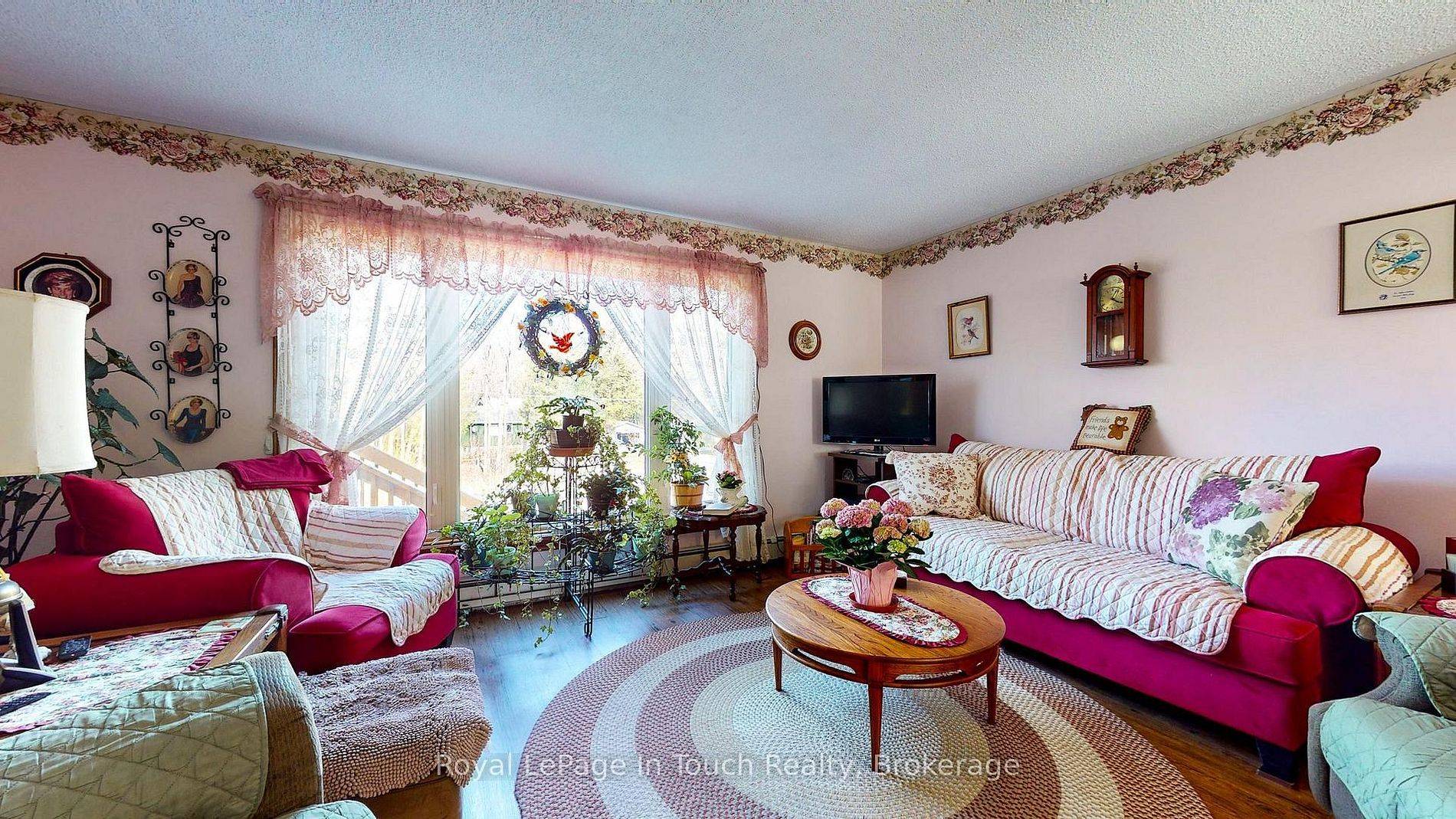 Tiny, ON L9M 0C9,14 Seneca CRES