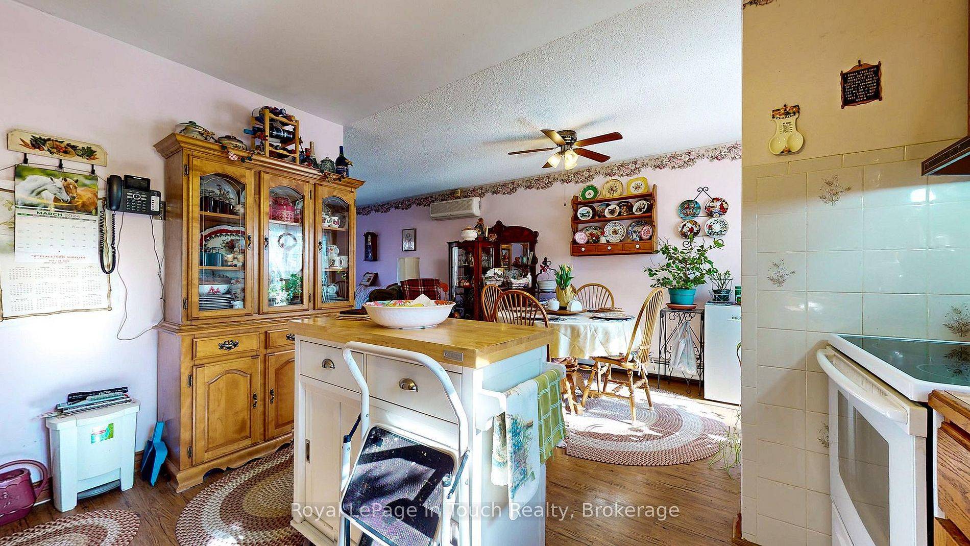 Tiny, ON L9M 0C9,14 Seneca CRES