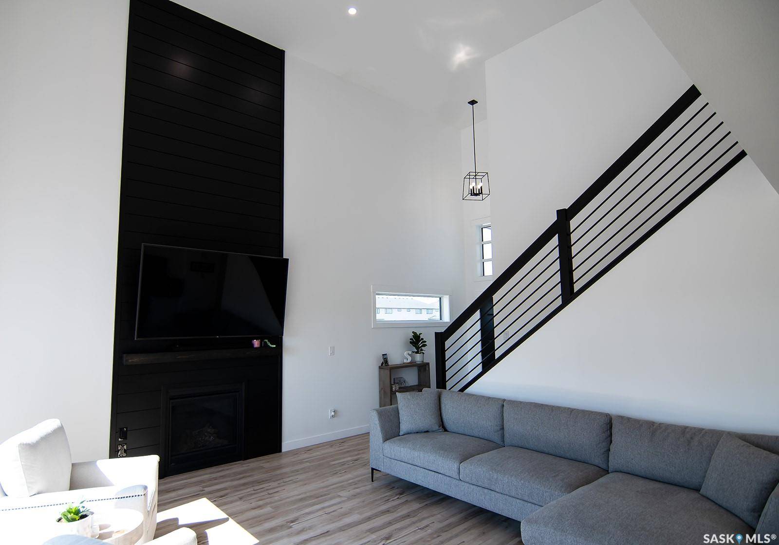 Regina, SK S4V 3T1,5245 Green Quartz BAY