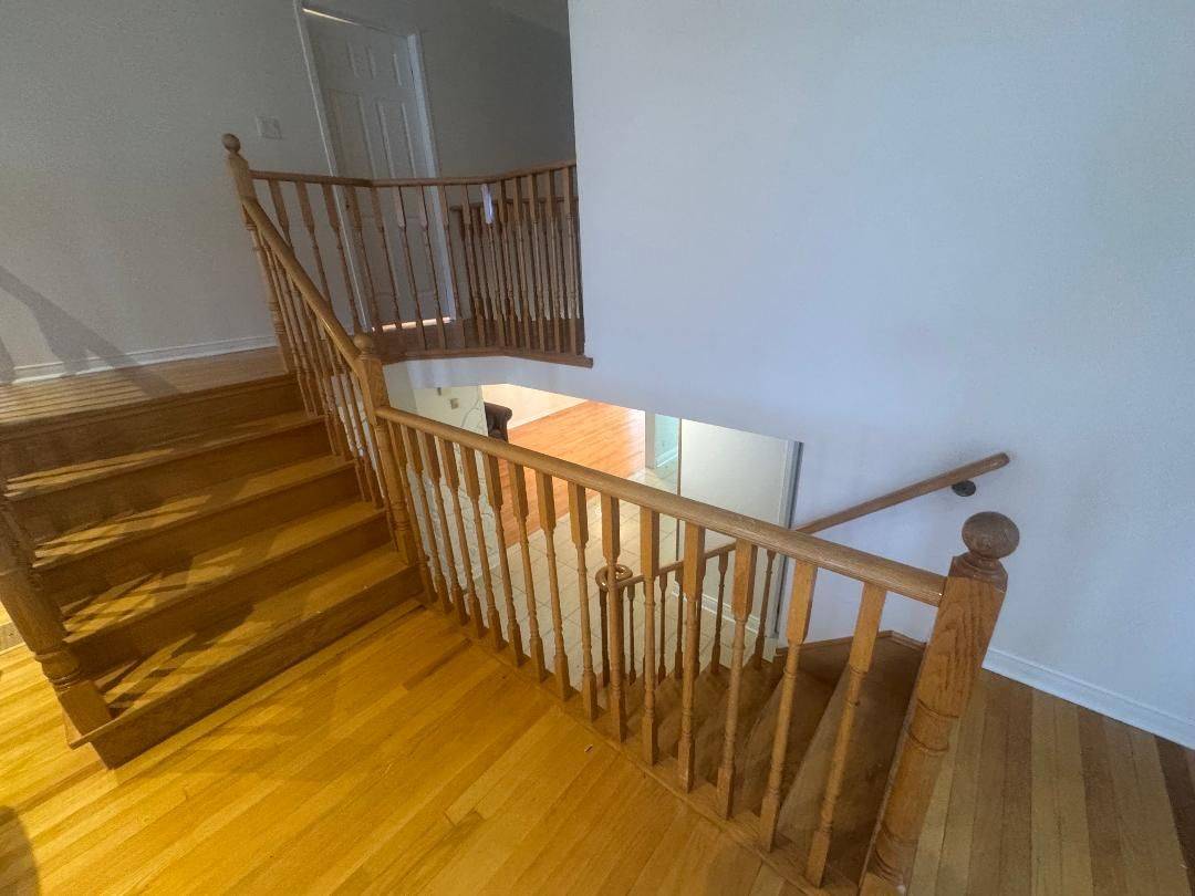 Mississauga, ON L5B 4C2,306 Cossack CRES #MAIN AND UPPER