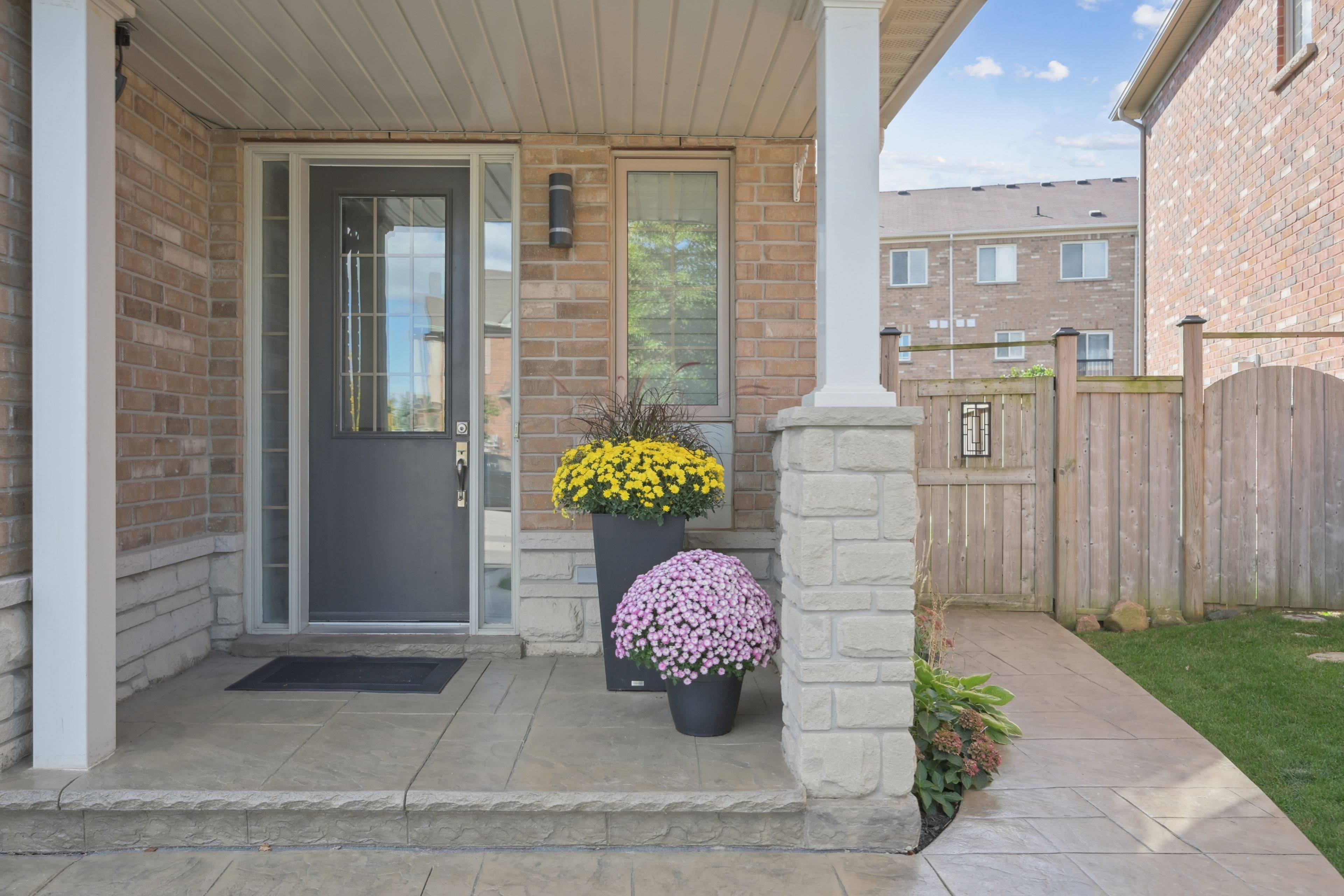 Oakville, ON L6M 0M4,2057 Fiddlers WAY