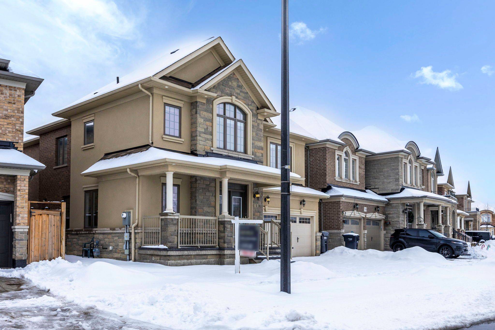 Brampton, ON L7A 4R1,16 Bucksaw ST