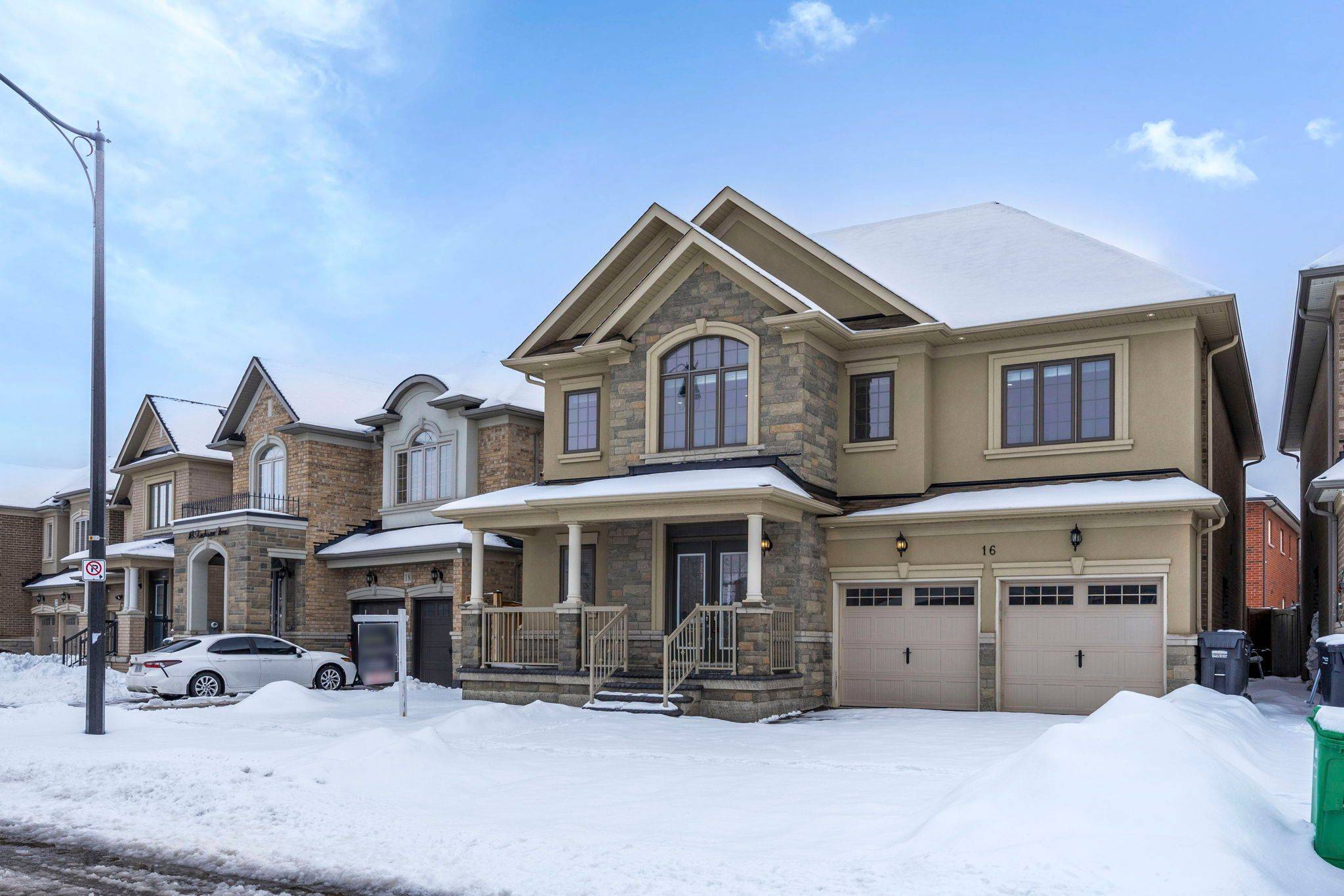 Brampton, ON L7A 4R1,16 Bucksaw ST