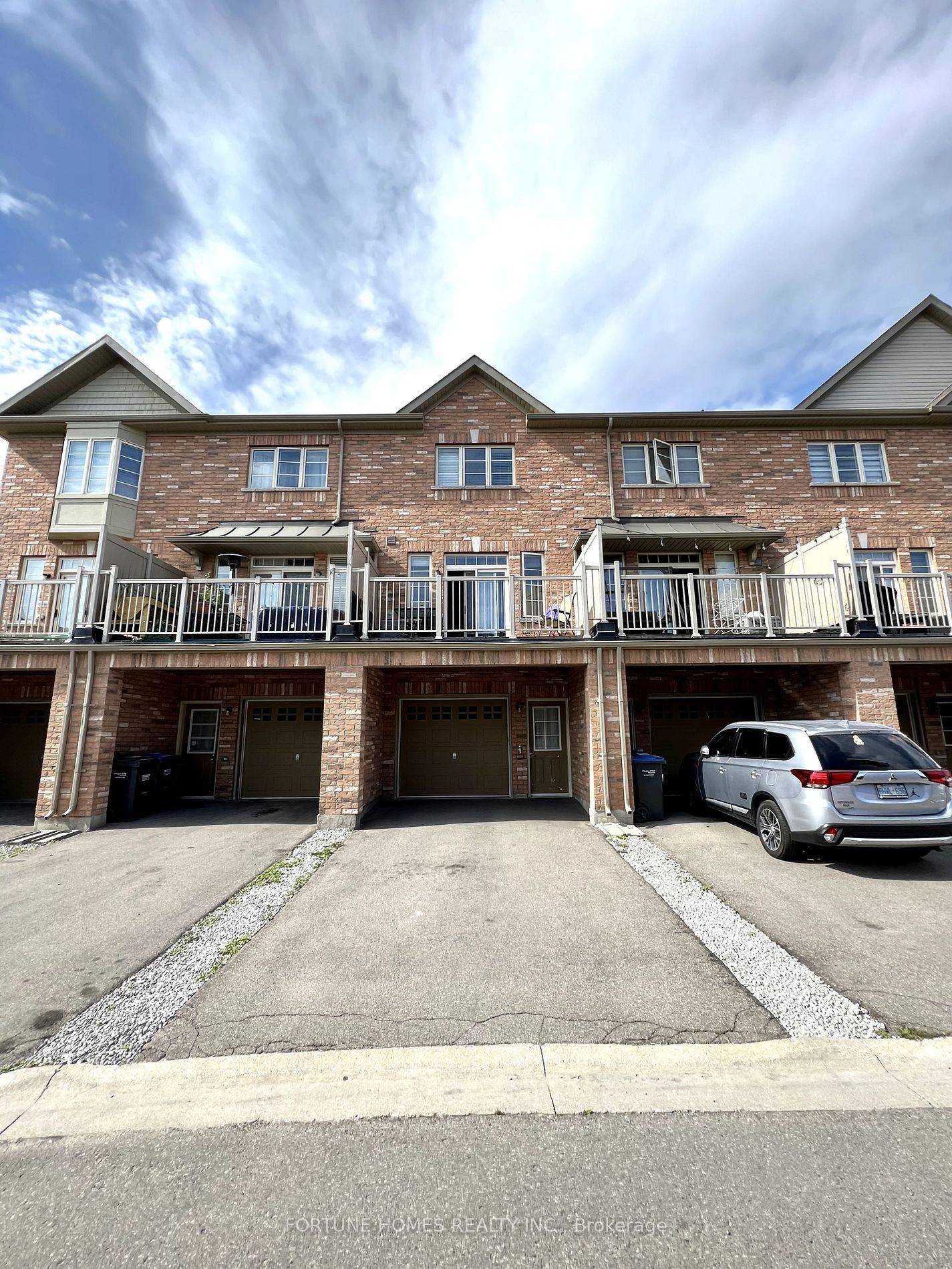 Brampton, ON L6R 3V8,161 Inspire BLVD