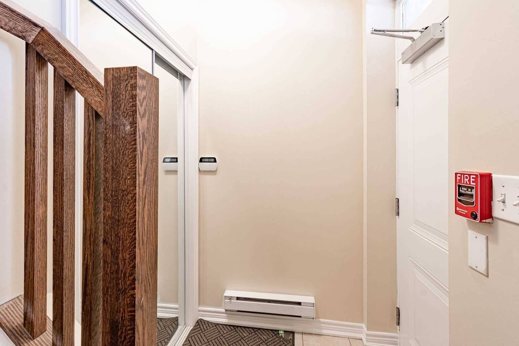 Burlington, ON L7T 2C8,362 Plains RD E #8