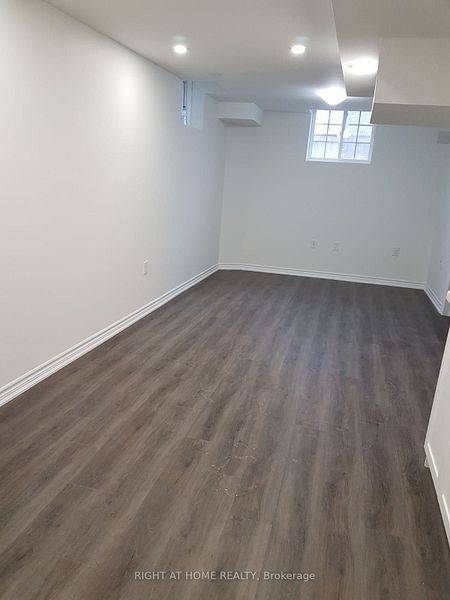 Milton, ON L9T 8L8,572 Murray Meadows PL #- Lower,