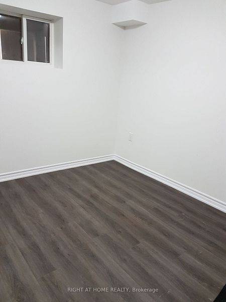 Milton, ON L9T 8L8,572 Murray Meadows PL #- Lower,