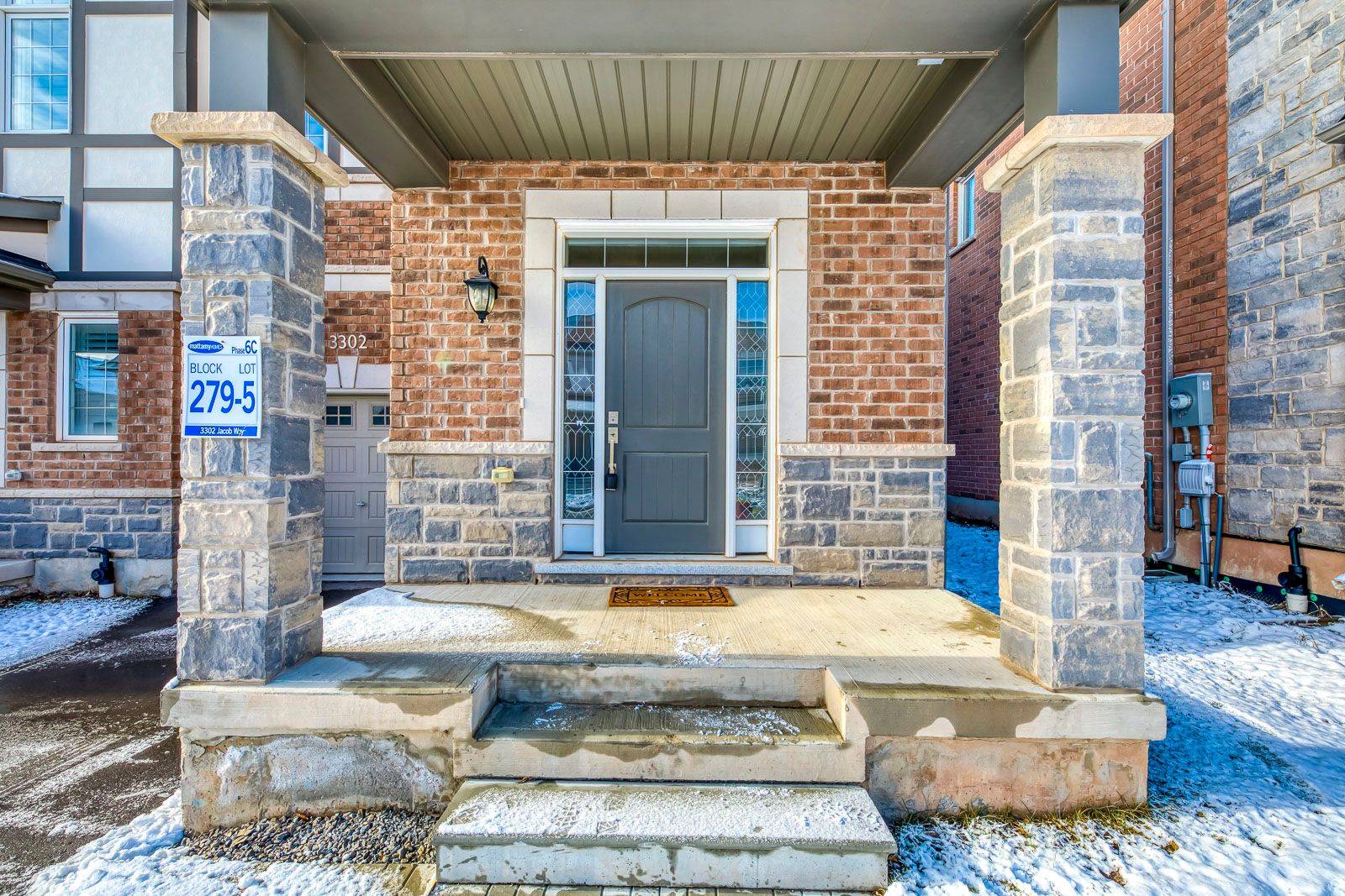Oakville, ON L6M 5J9,3302 Jacob WAY