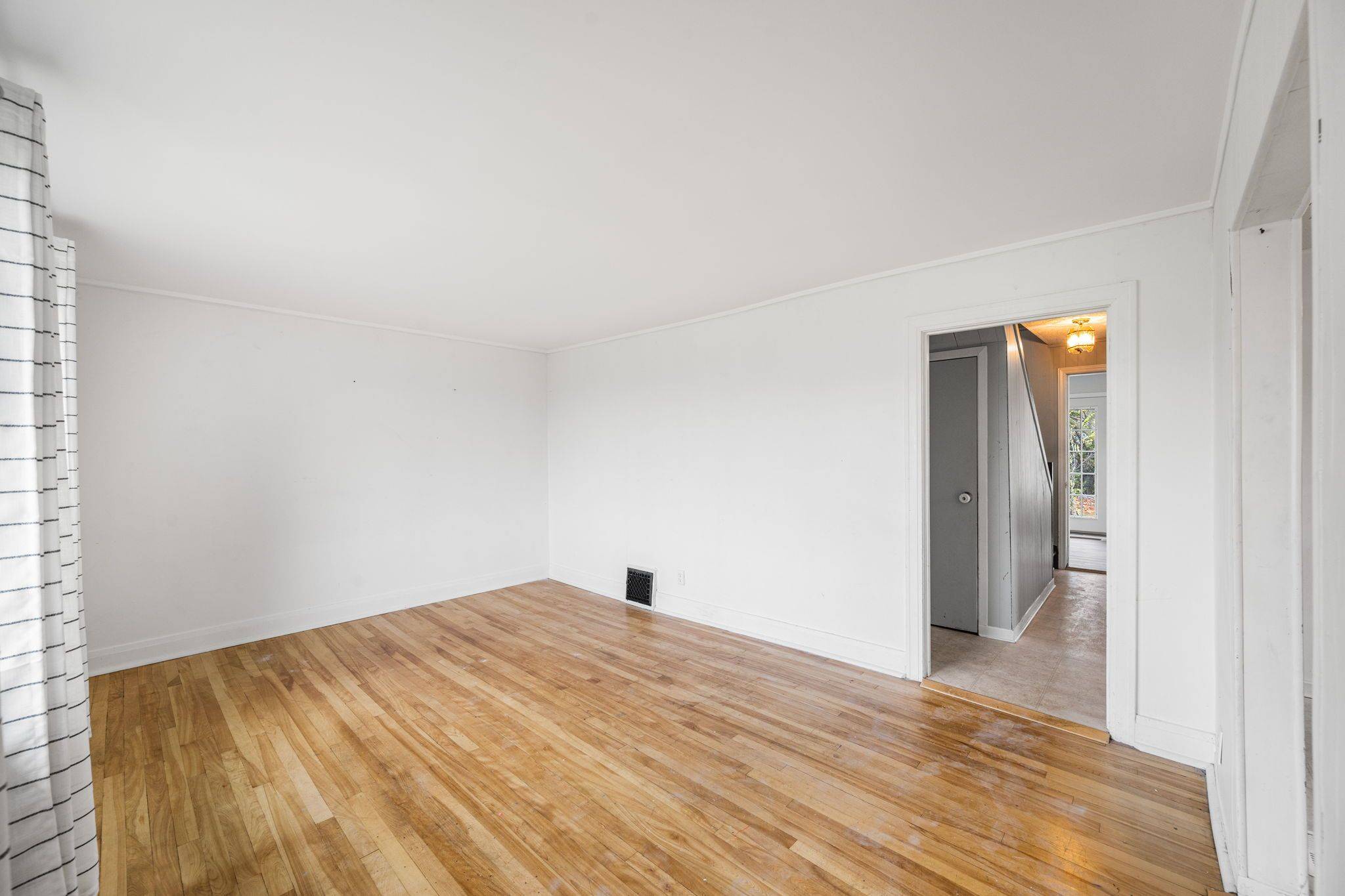 Arnprior, ON K7S 2M2,266 Daniel ST S