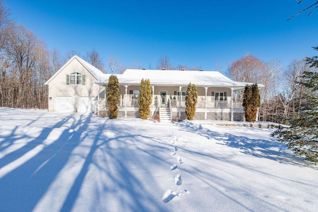 Greater Madawaska, ON K0J 1H0,698 BARRYVALE RD