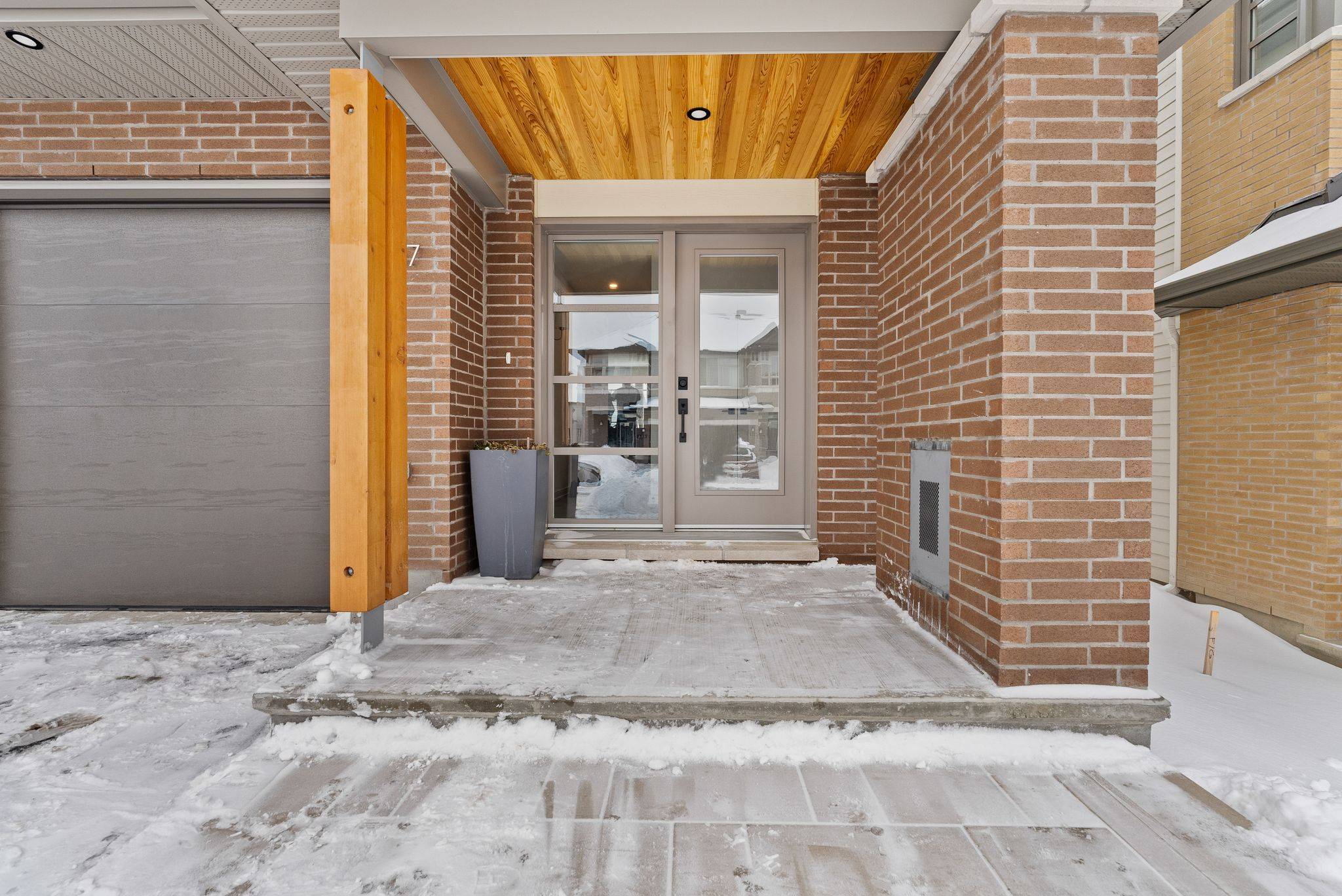 Blossom Park - Airport And Area, ON K1X 0K5,687 Honeydew ST