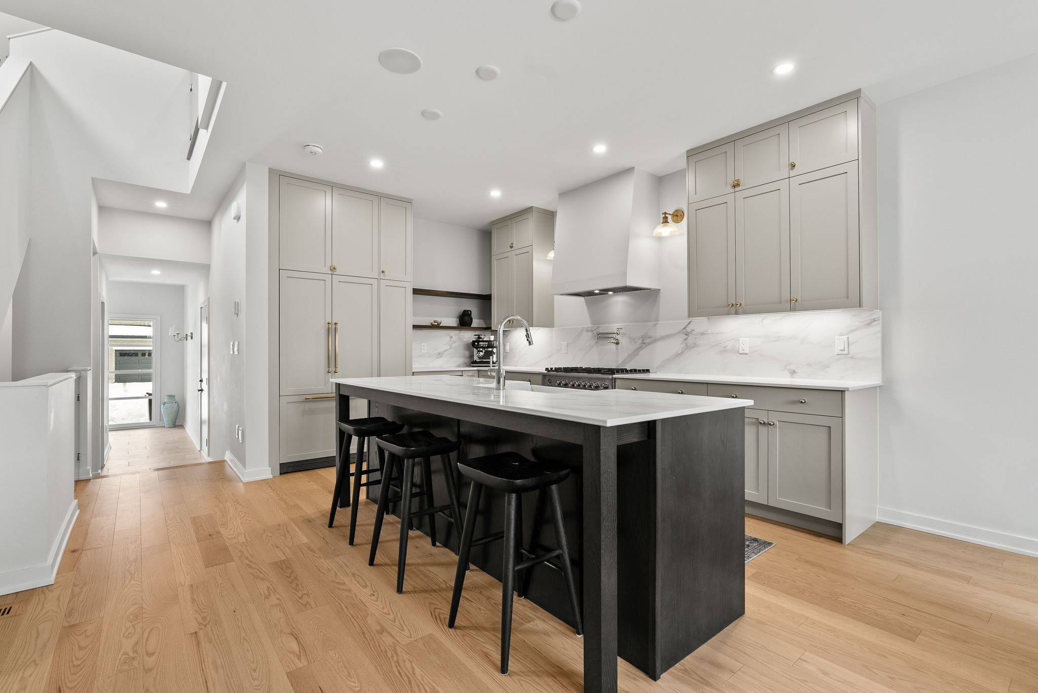 Blossom Park - Airport And Area, ON K1X 0K5,687 Honeydew ST