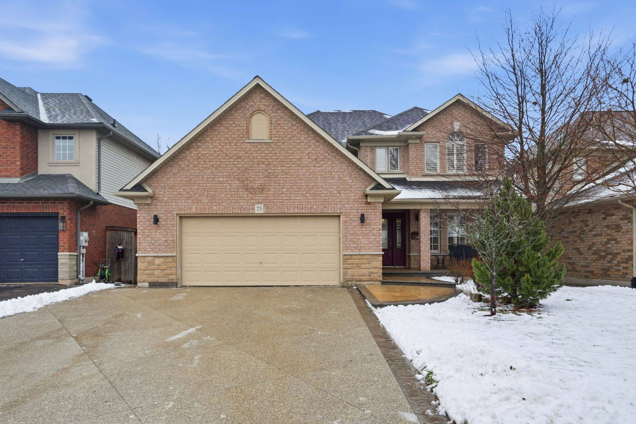 Hamilton, ON L0R 1C0,75 Etherington CRES