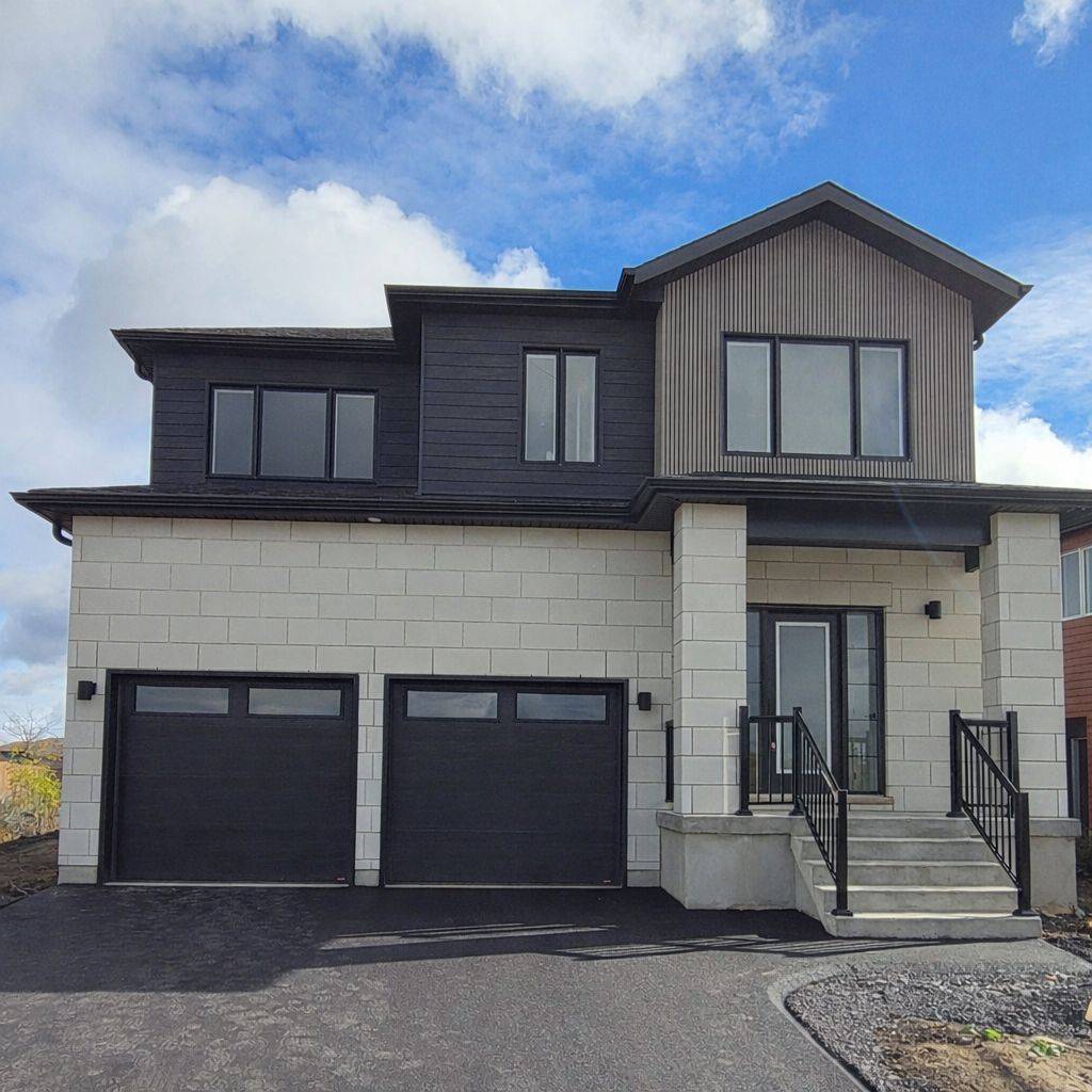 Loyalist, ON K0K 2S0,46 Dusenbury DR