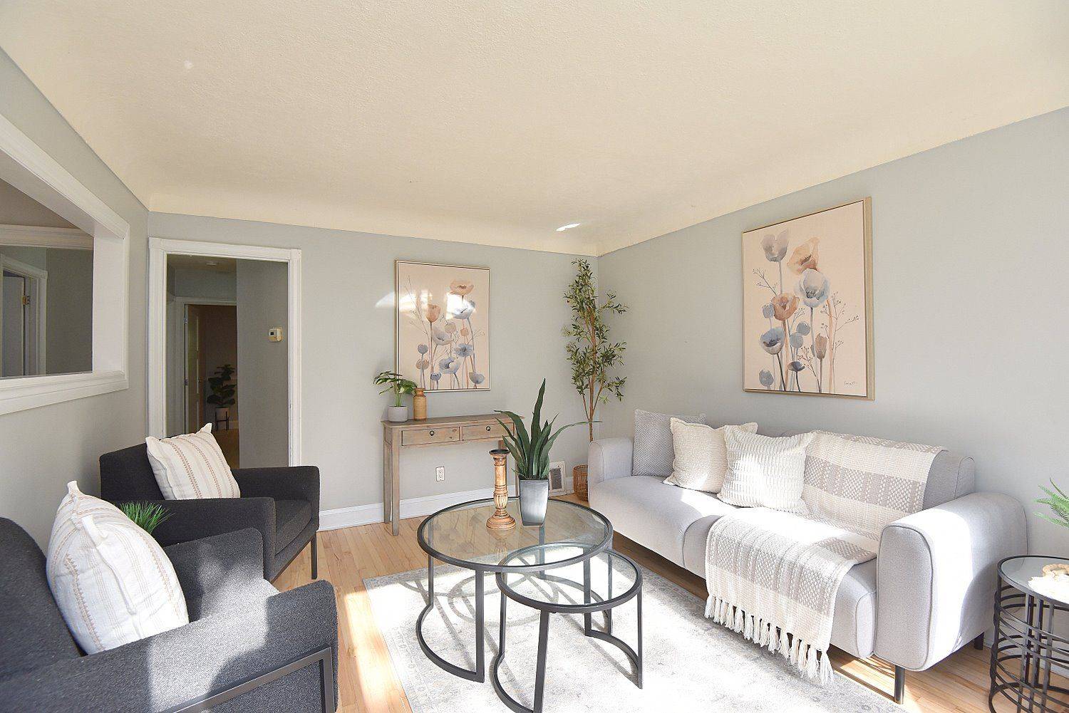 Hamilton, ON L8V 4E5,82 East 38th ST