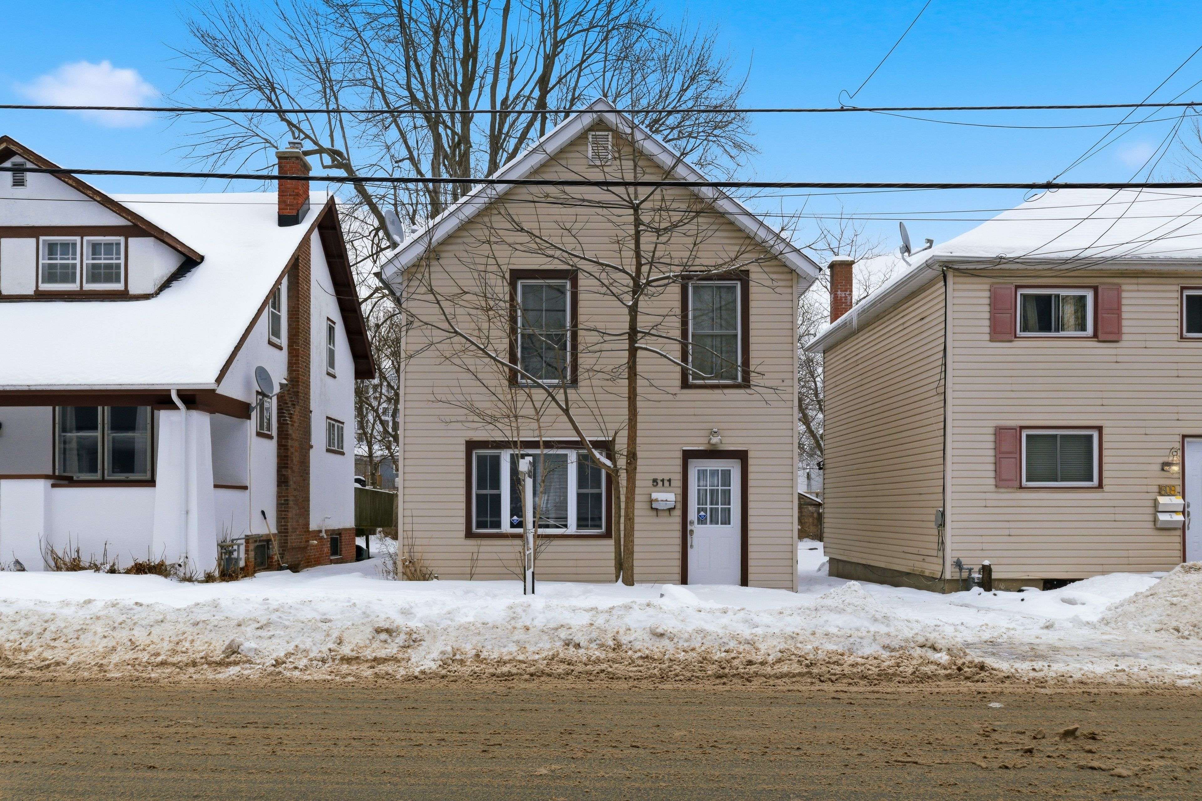 Kingston, ON K7L 3Z9,511 Victoria ST