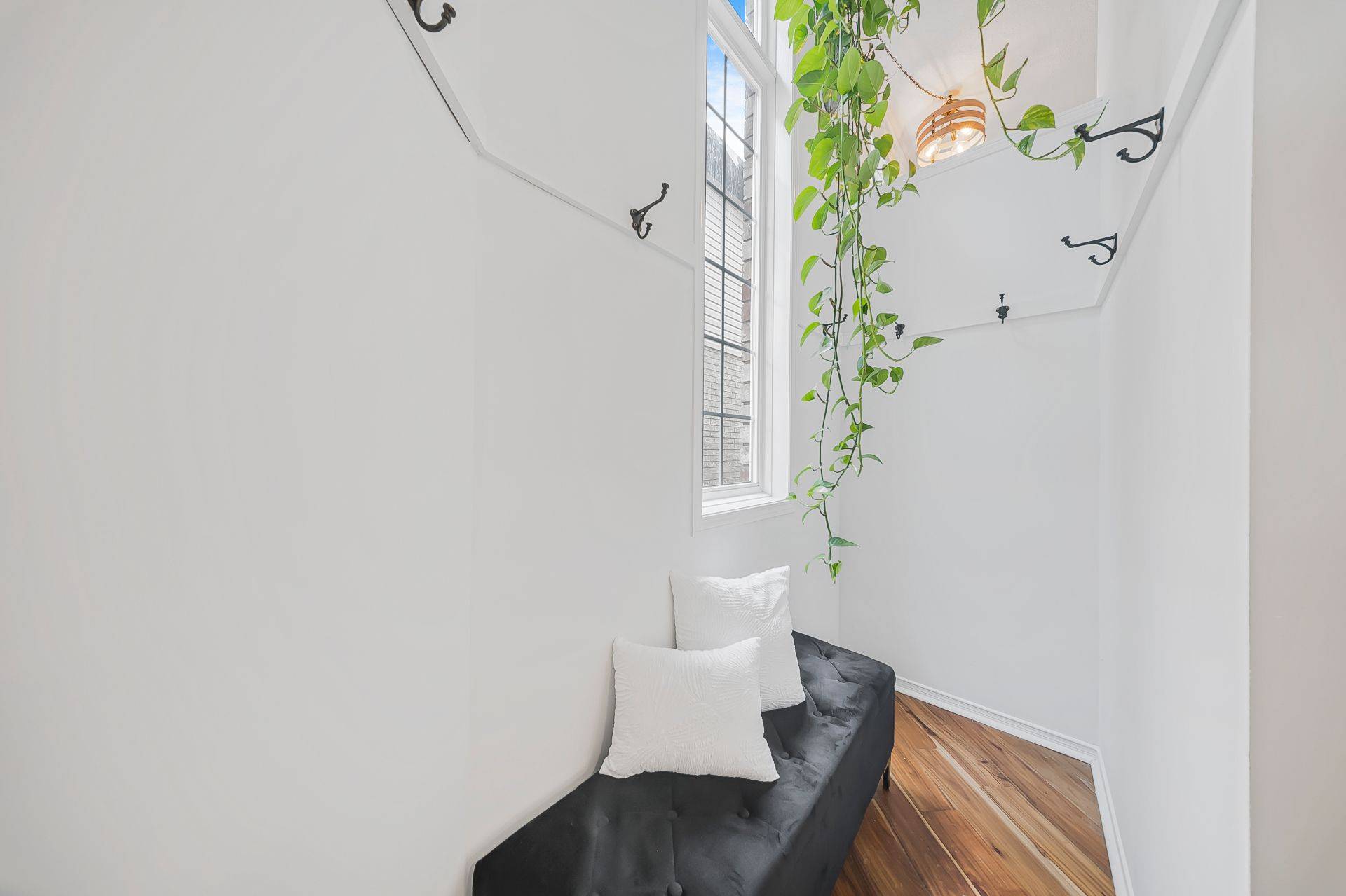 Cambridge, ON N3C 4N7,11 Renner DR