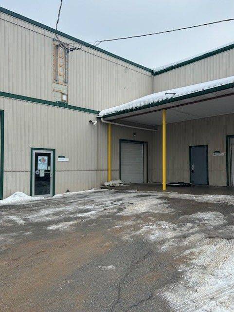 Peterborough, ON K9J 5R2,910 High ST ##8