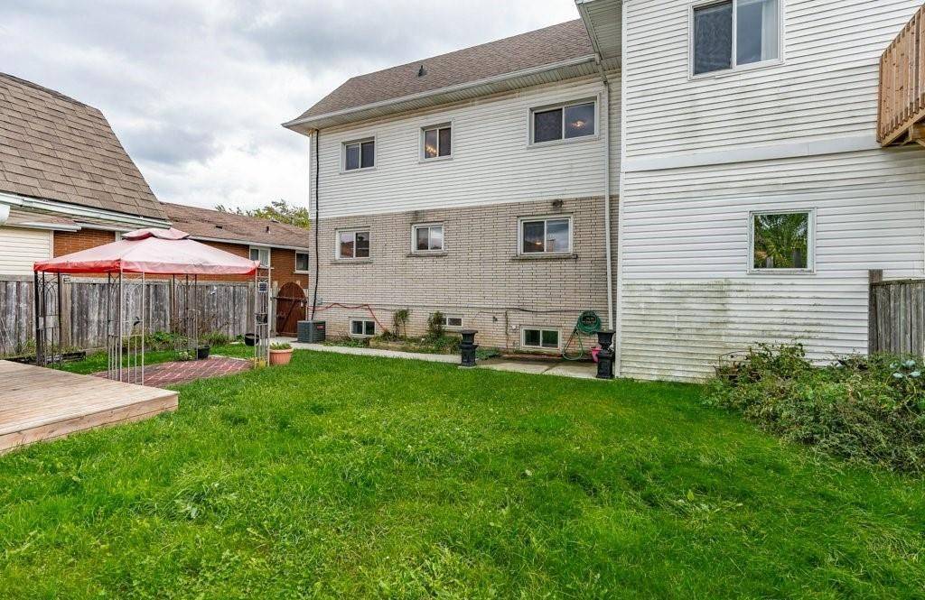 Hamilton, ON L8T 2X8,271 Carson DR #Lower