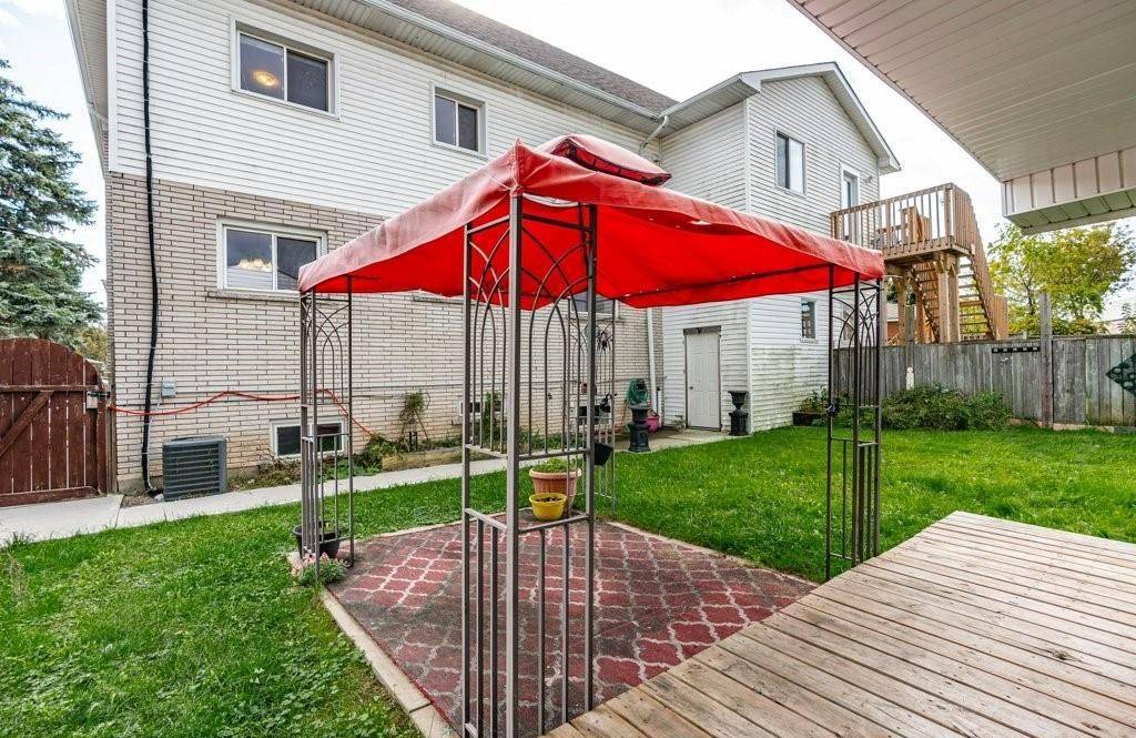 Hamilton, ON L8T 2X8,271 Carson DR #Lower