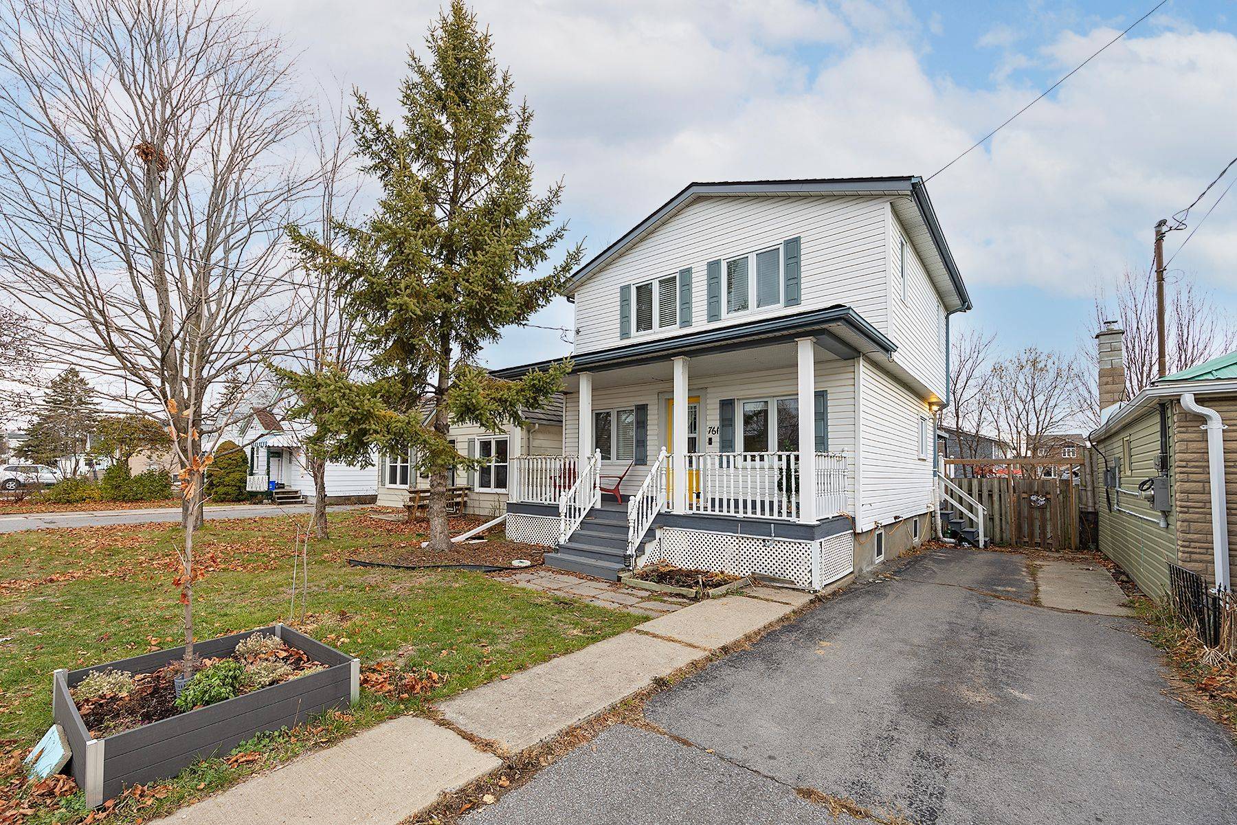 Kingston, ON K7K 4S9,761 Victoria ST