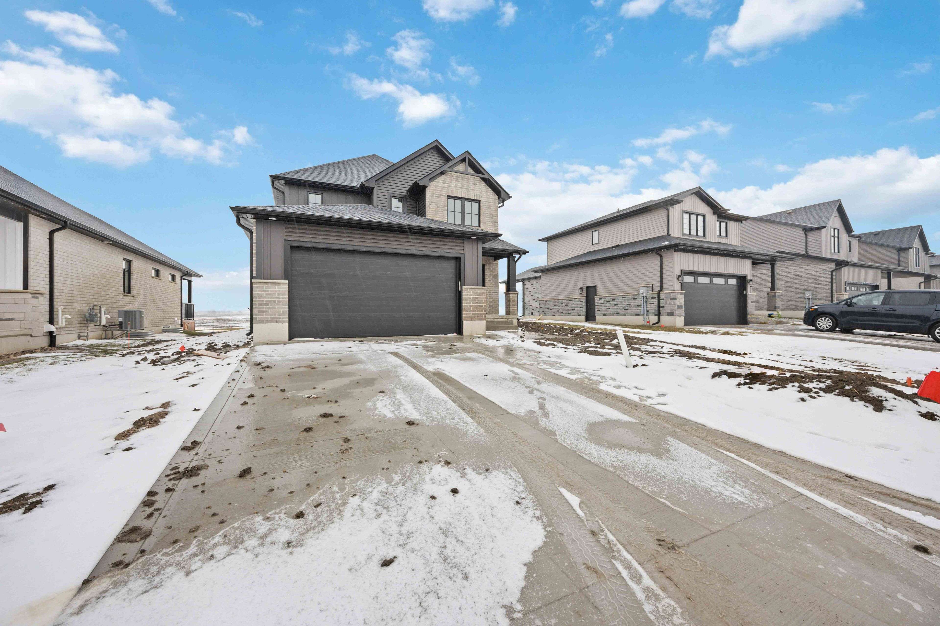 Plympton-wyoming, ON N0N 1T0,656 Ketter WAY