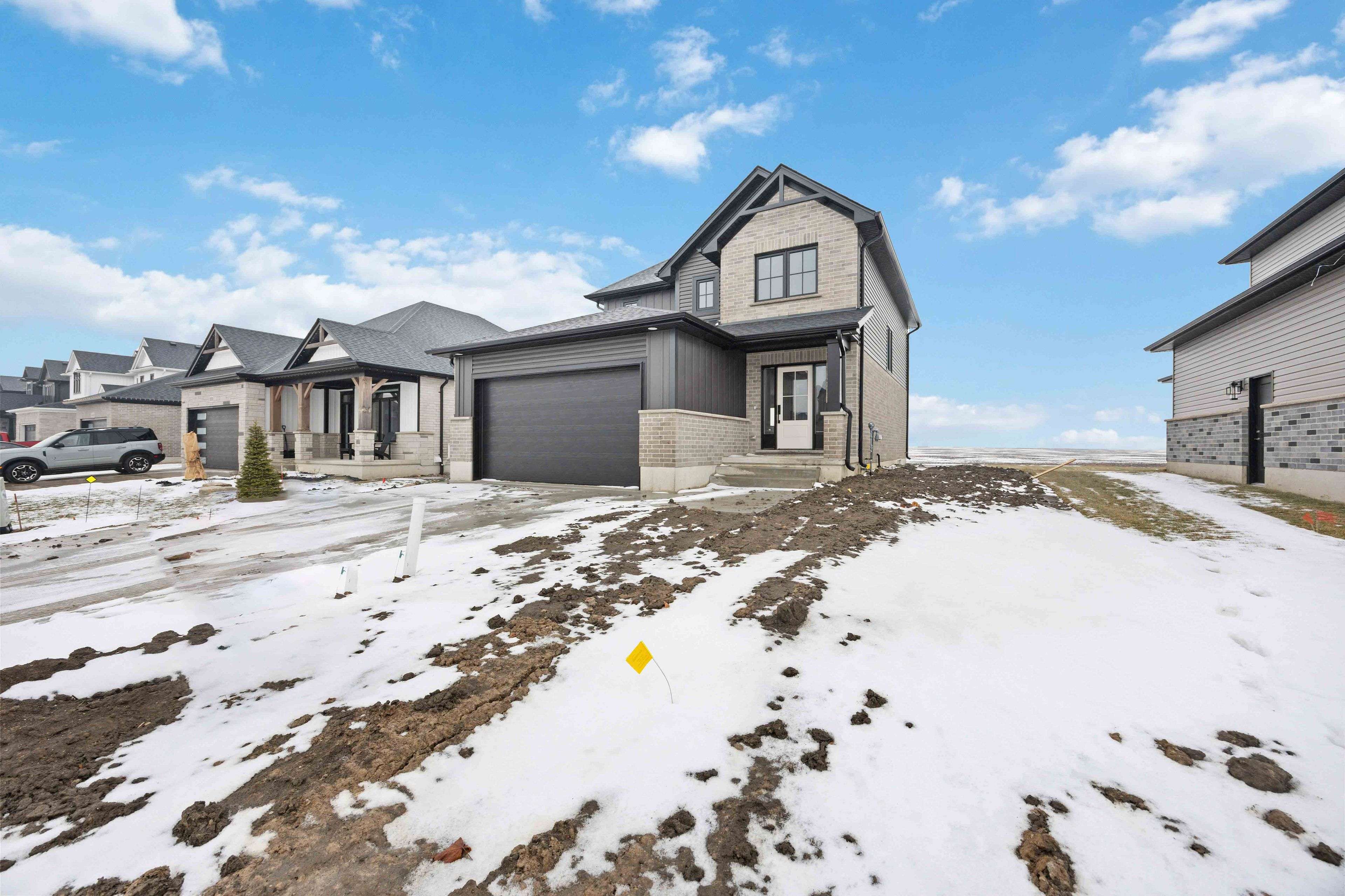 Plympton-wyoming, ON N0N 1T0,656 Ketter WAY