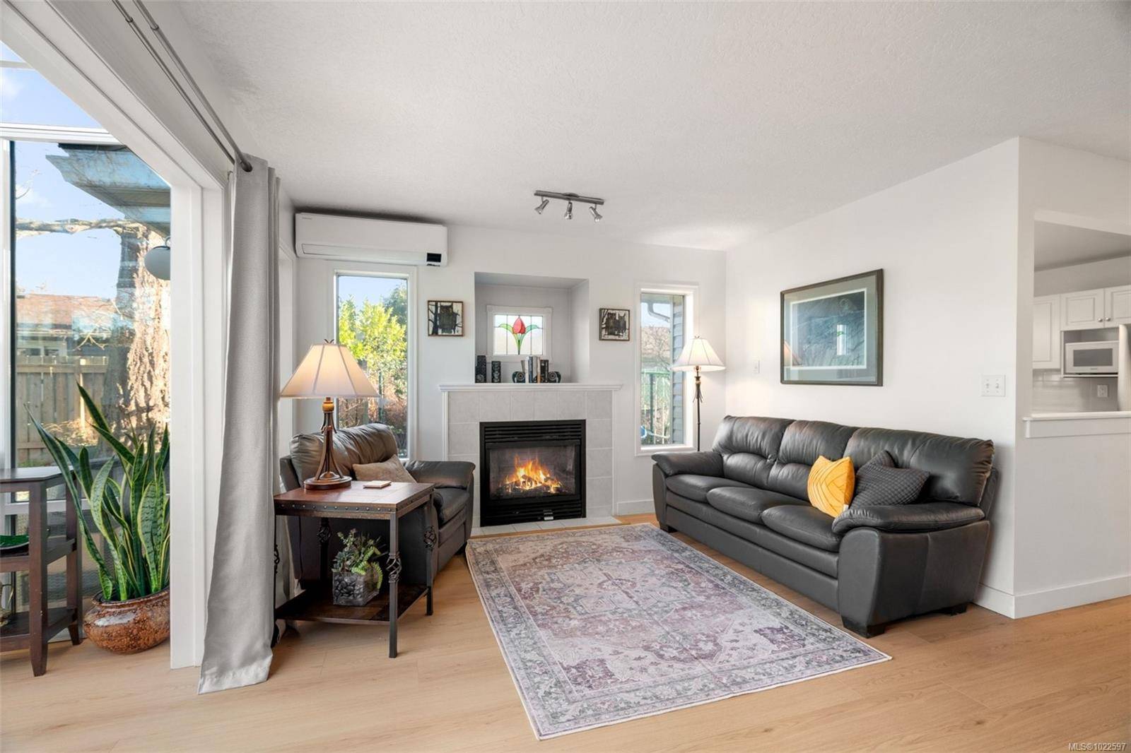 Sidney, BC V8L 4W1,2012 Northbrook Dr