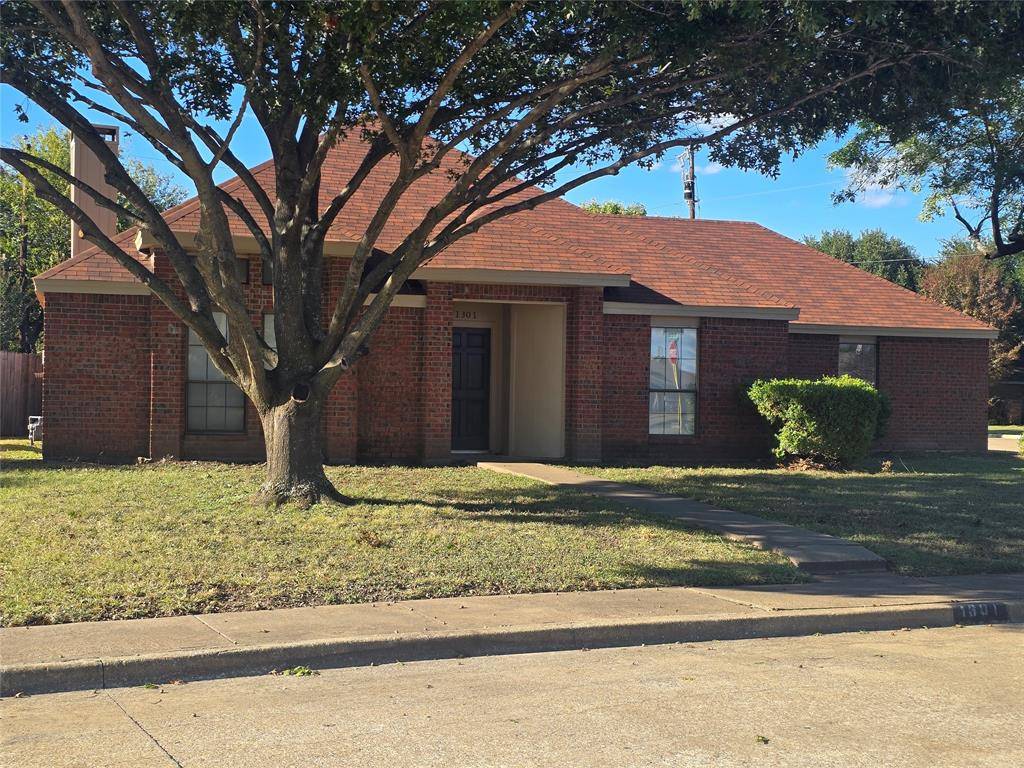 Desoto, TX 75115,1301 Mallard Drive