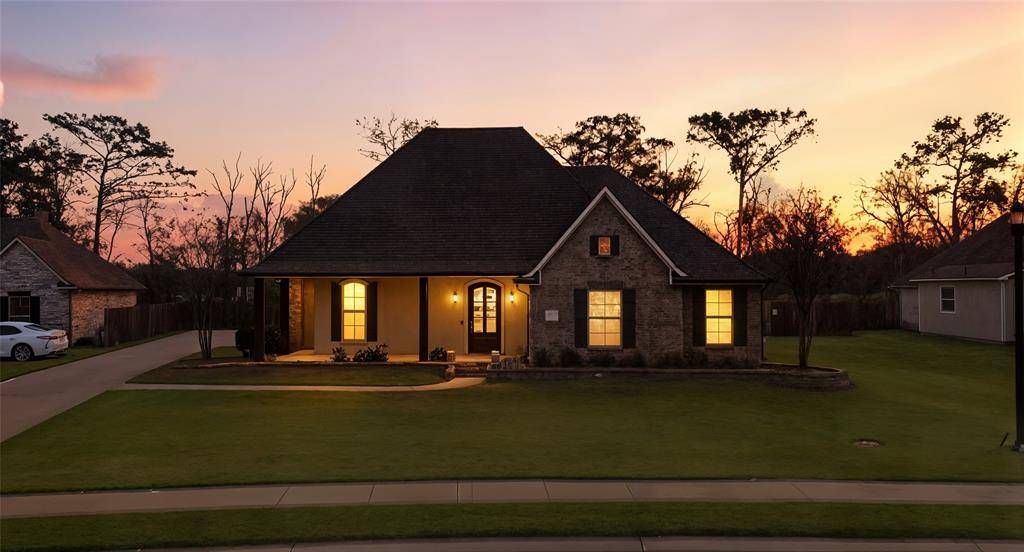 Bossier City, LA 71111,470 Long Acre Drive