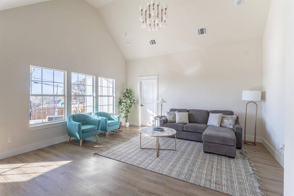 Fort Worth, TX 76107,5221 Farnsworth Avenue