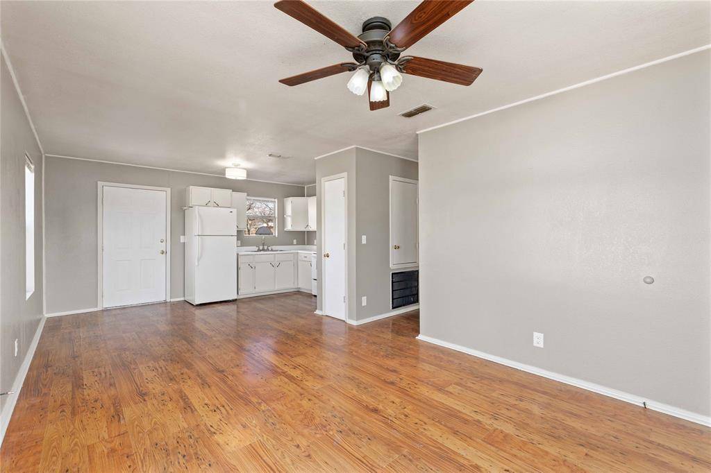 De Leon, TX 76444,333 W Juarez Avenue