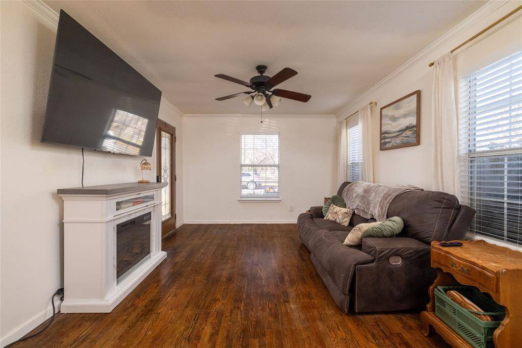 Weatherford, TX 76086,1011 S Waco Street