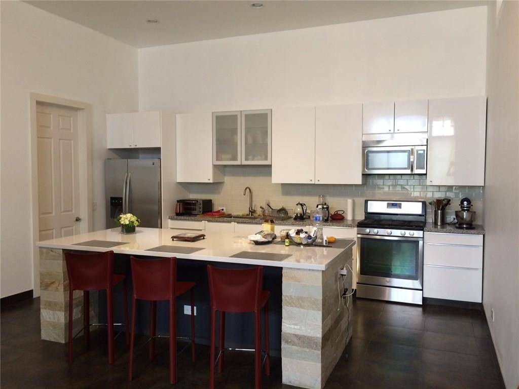 Dallas, TX 75207,1371 Crampton Street #120