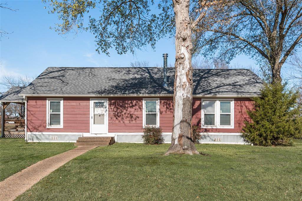 Kaufman, TX 75142,106 W 2nd North Street