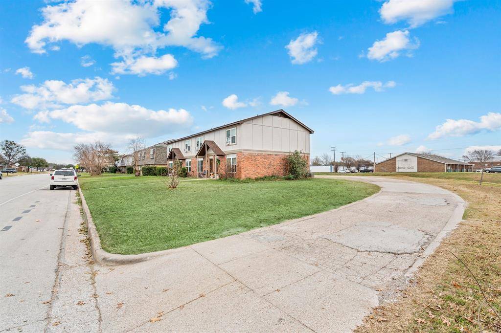 Burleson, TX 76028,449 Thomas Street